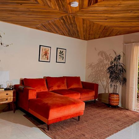 La Veranda Hotel & Restaurant Минка Екстериор снимка