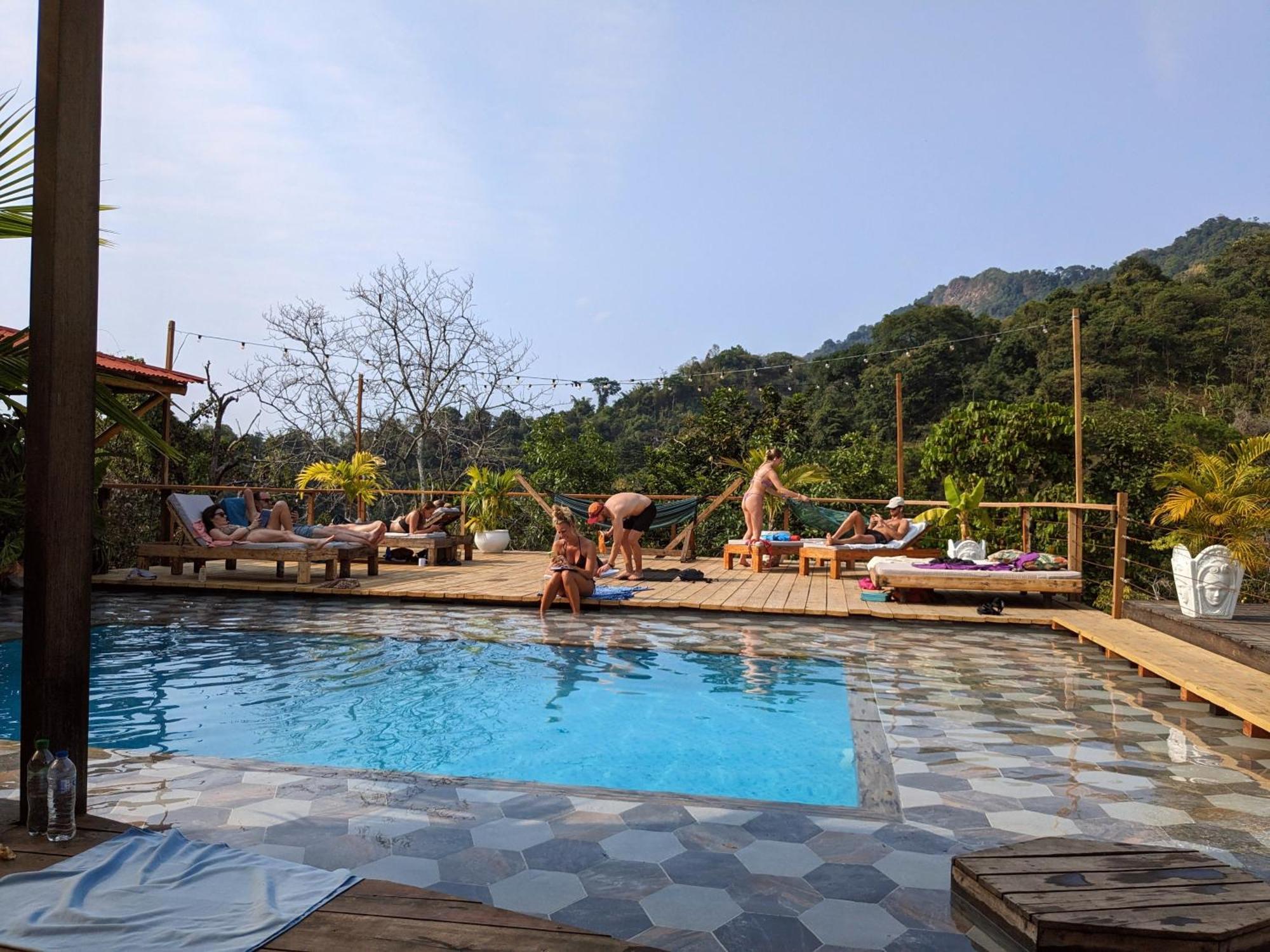 La Veranda Hotel & Restaurant Минка Екстериор снимка