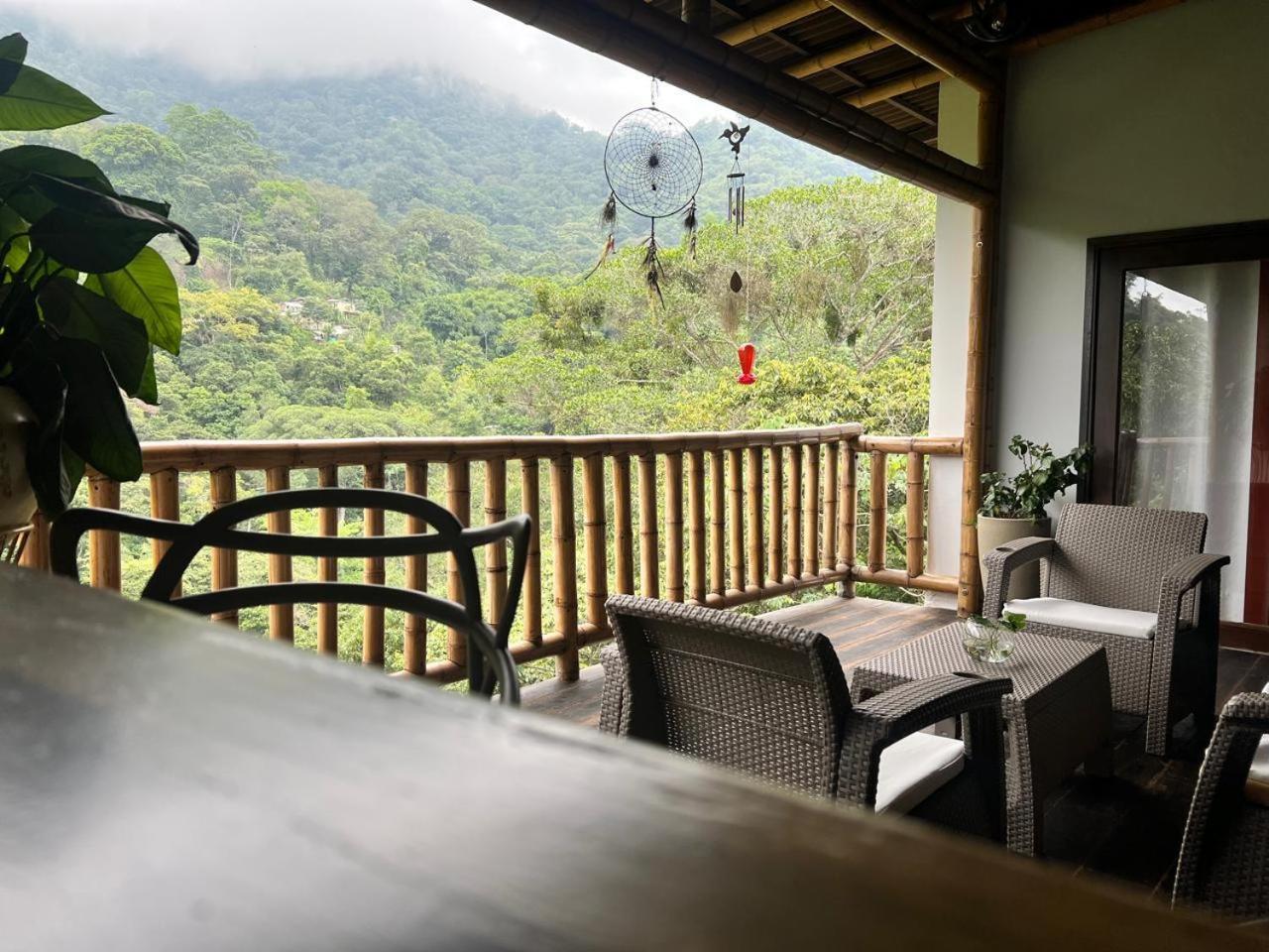 La Veranda Hotel & Restaurant Минка Екстериор снимка