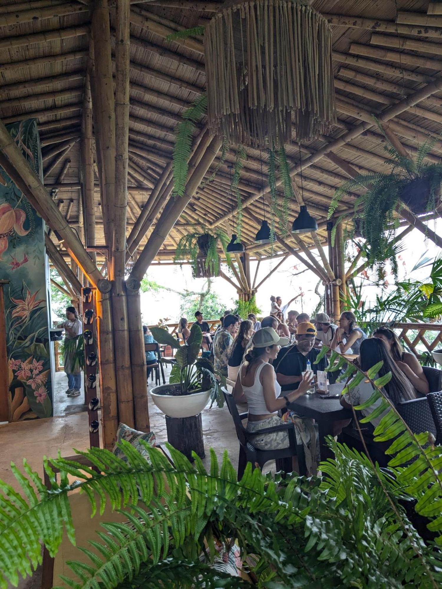 La Veranda Hotel & Restaurant Минка Екстериор снимка